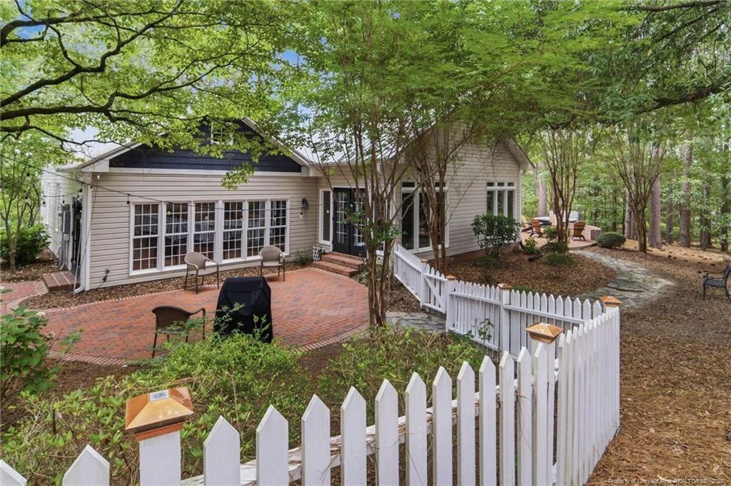 Photo of 305 Maples Road