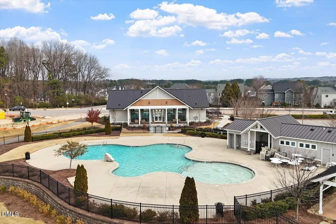 Photo of 541 Roycroft Drive