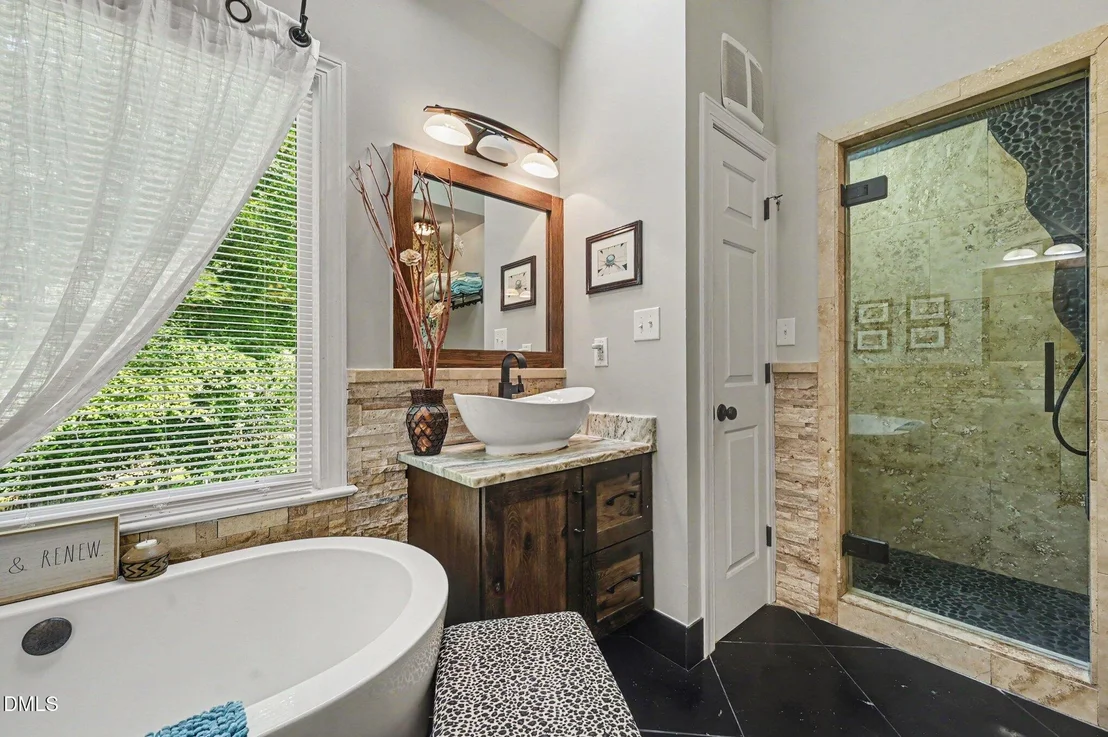 Photo of 611 Flagstone Way