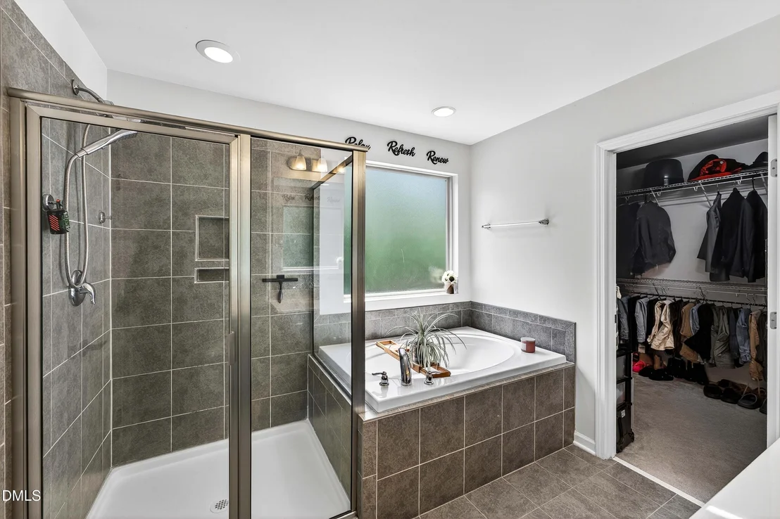 Photo of 410 Chestnut Oak Place