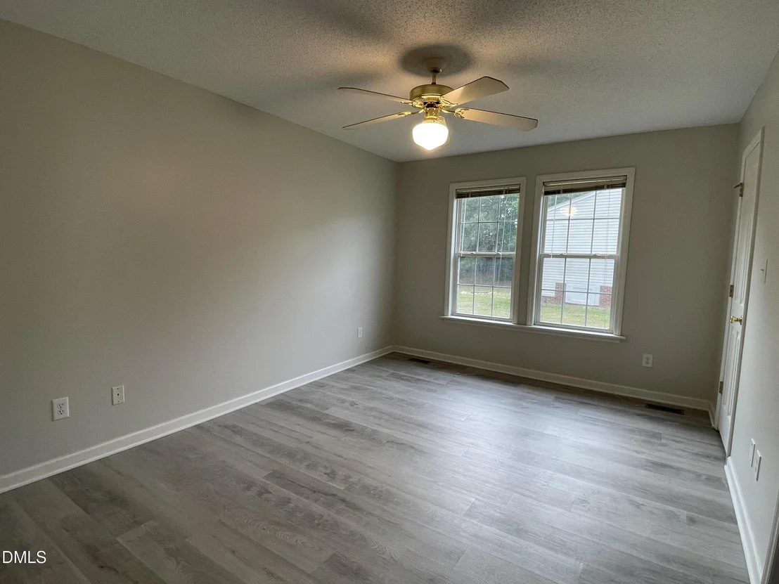 Photo of 1008 Laurel Leaf