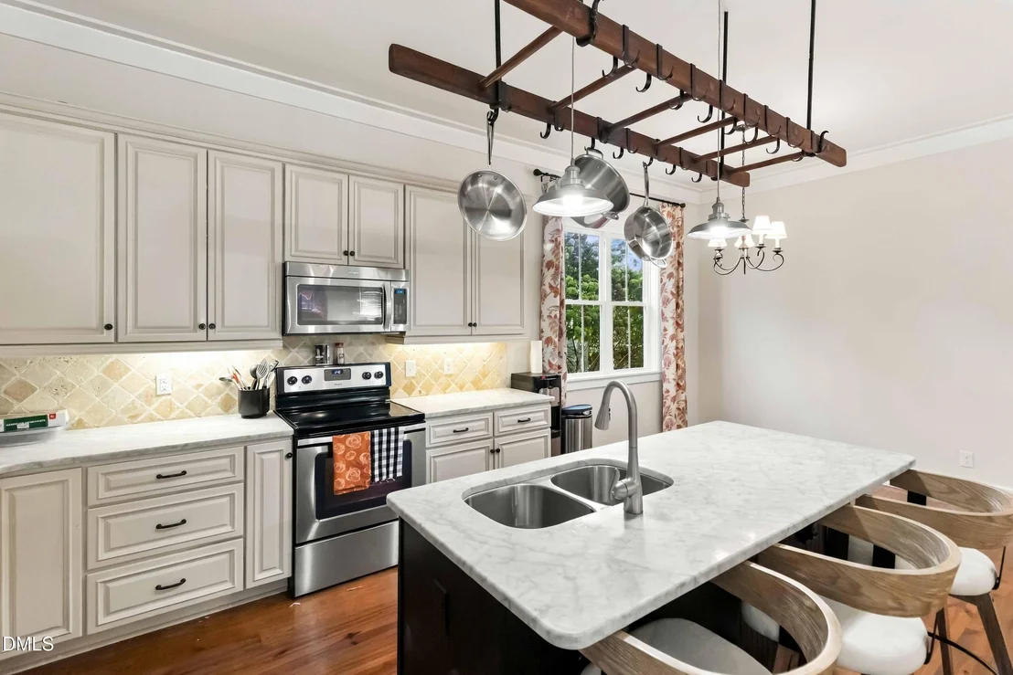 Photo of 90 Ellen Circle