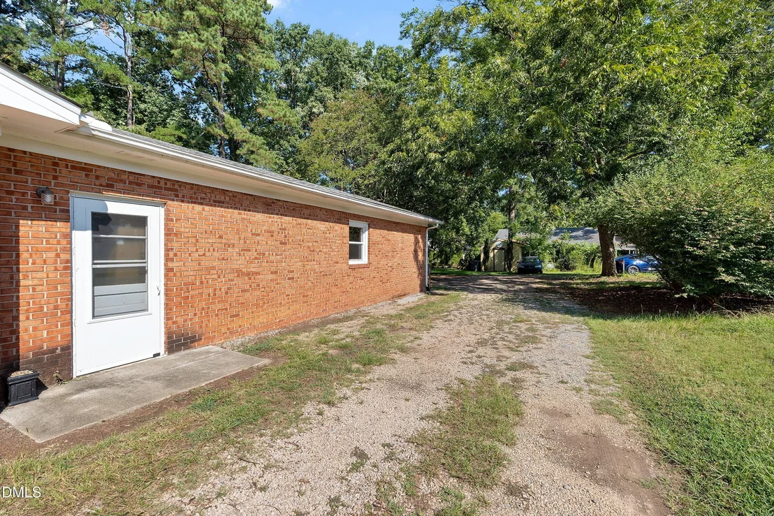 Photo of 6324 Tryon Road