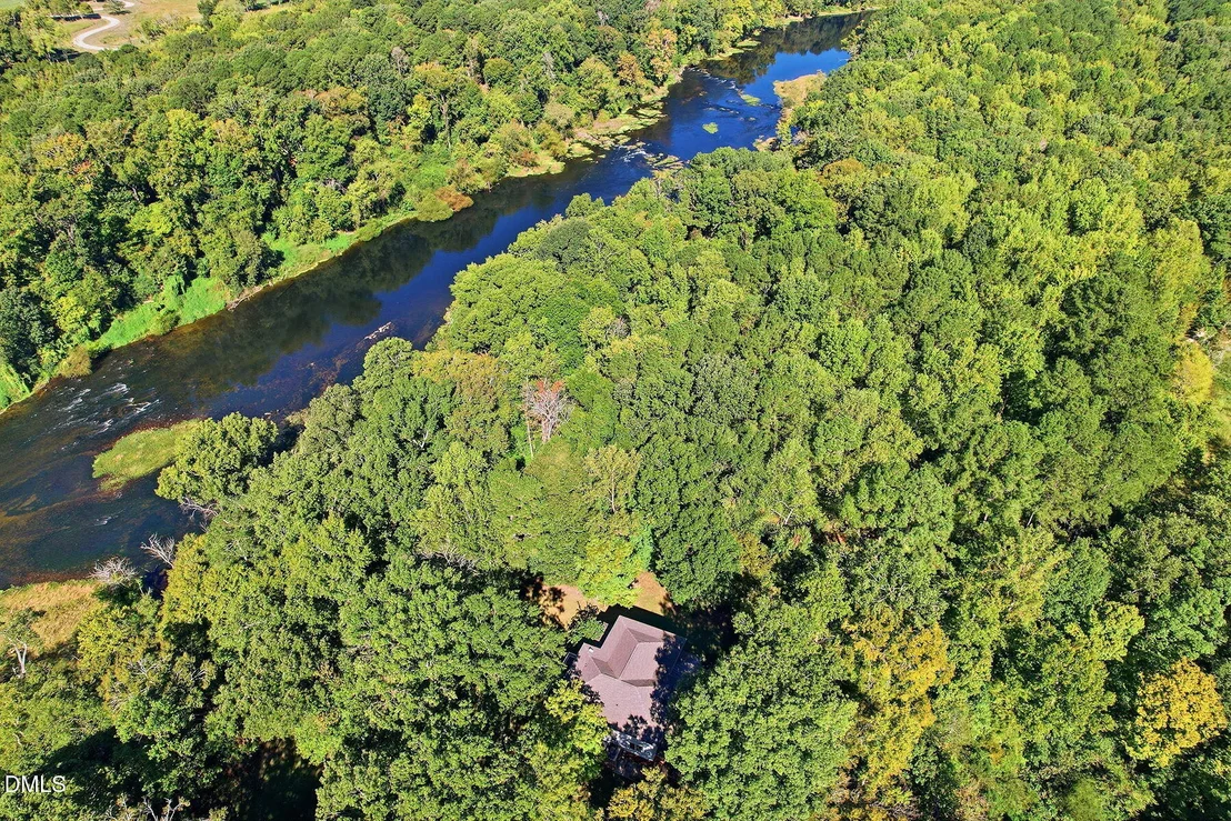 Photo of 415 River Bluff Drive N