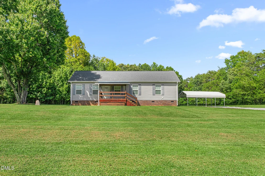 Photo of 1054 Sutton Road