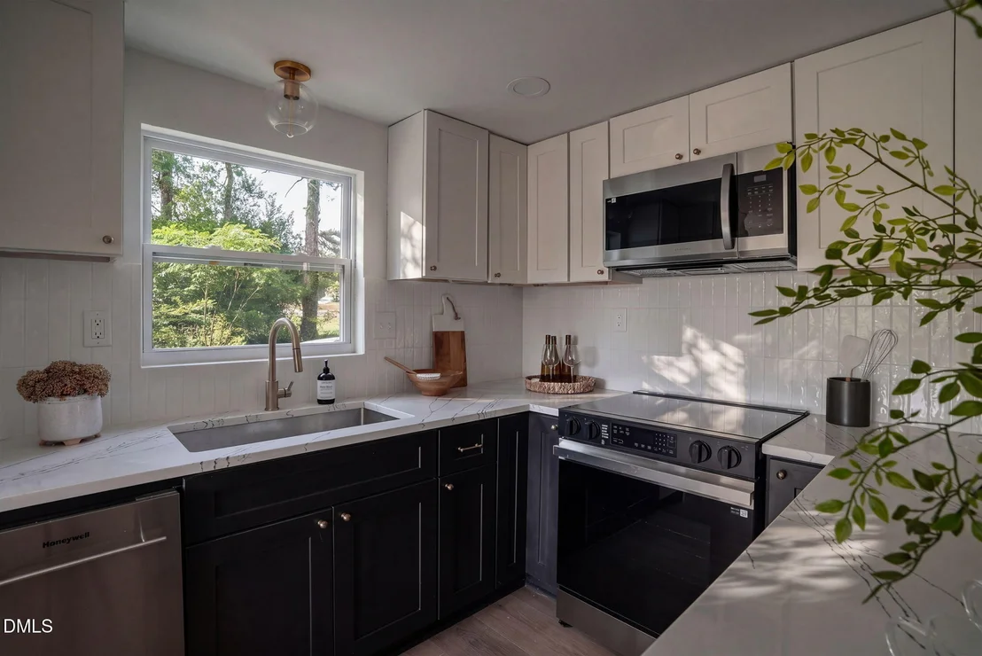 Photo of 1795 Hicks Road