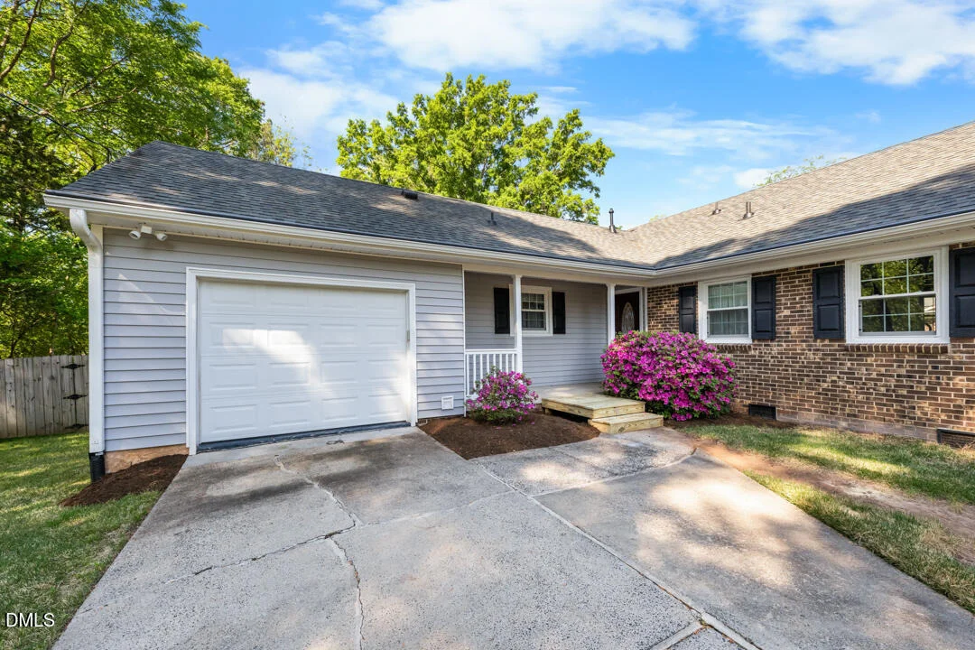 Photo of 5606 Newhall Road