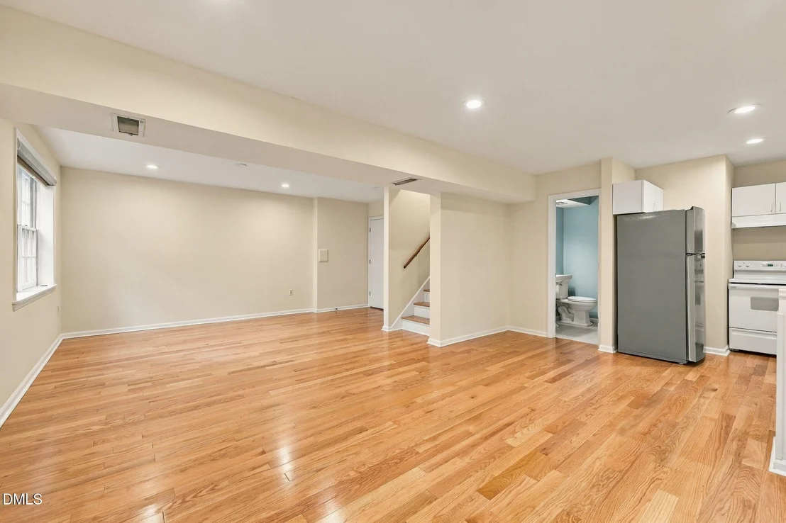 Photo of 3724 Darwin Road