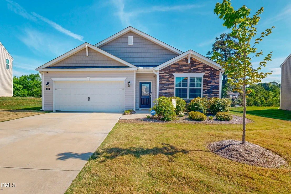 Photo of 1017 Broadlands Way