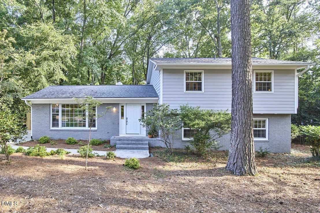 Photo of 2432 Sedgefield Drive