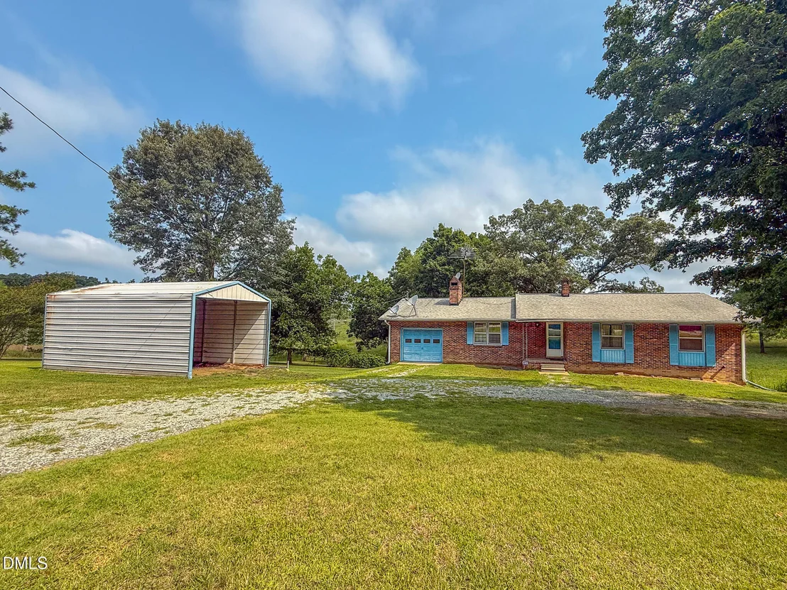Photo of 2072 Edwin Robertson Road