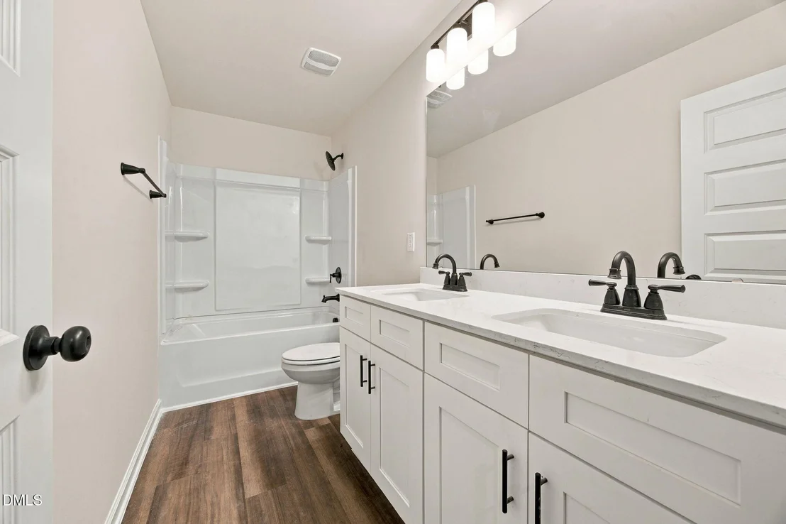 Photo of 713 Crestview Drive