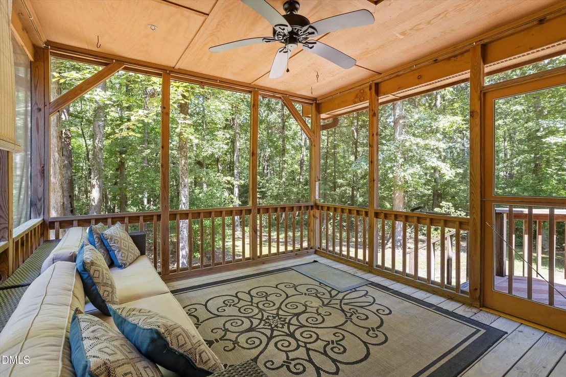 Photo of 1040 Rolling Knoll Road