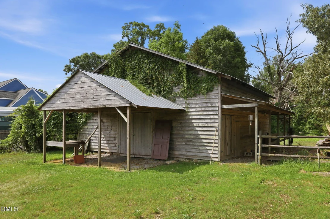 Photo of 462 Darius Pearce Road