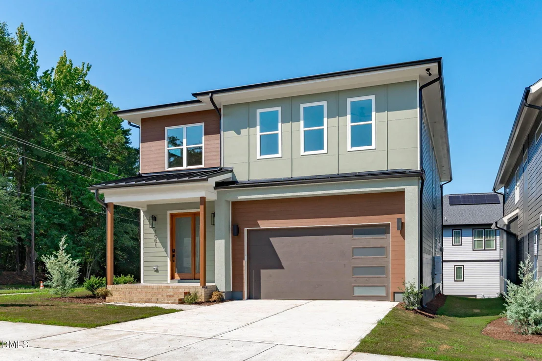 Photo of 1001 Addison Place