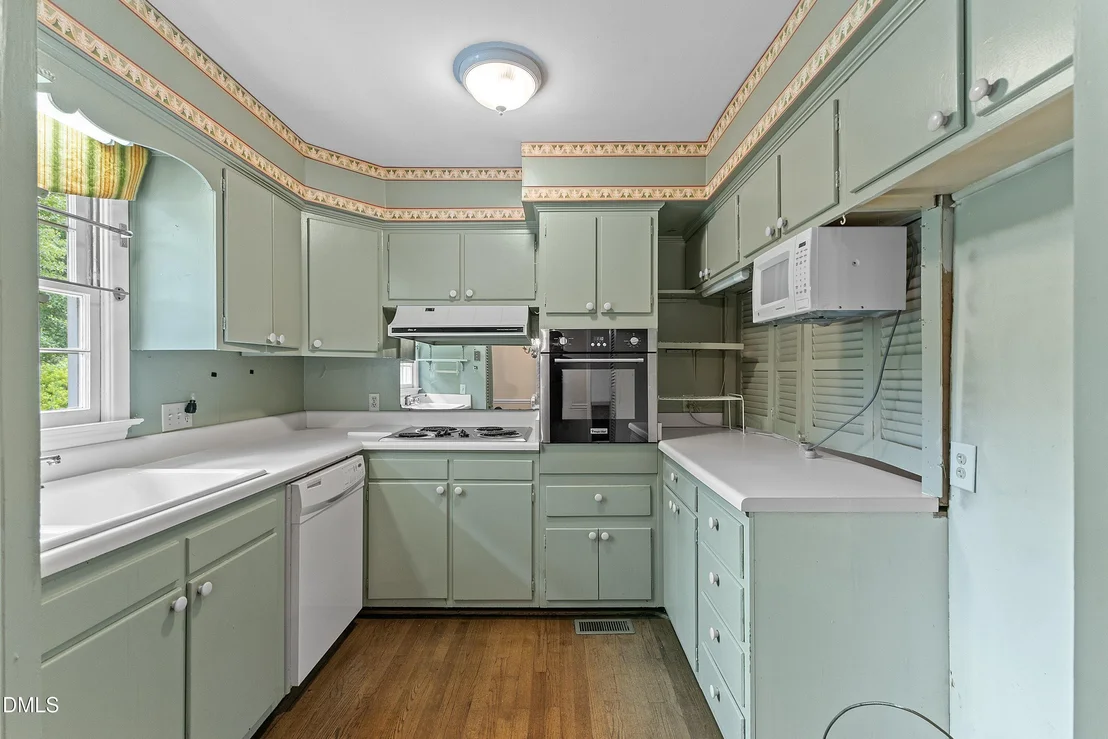 Photo of 1101 S Walnut Drive