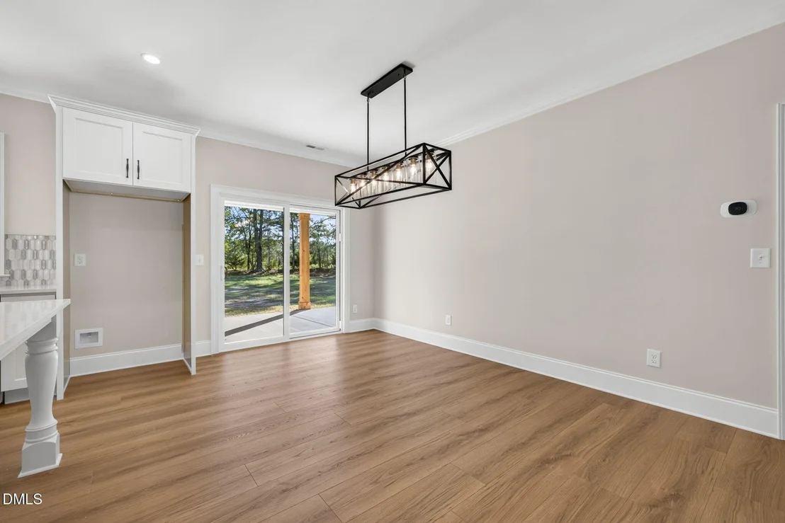 Photo of 643 Dixon Road
