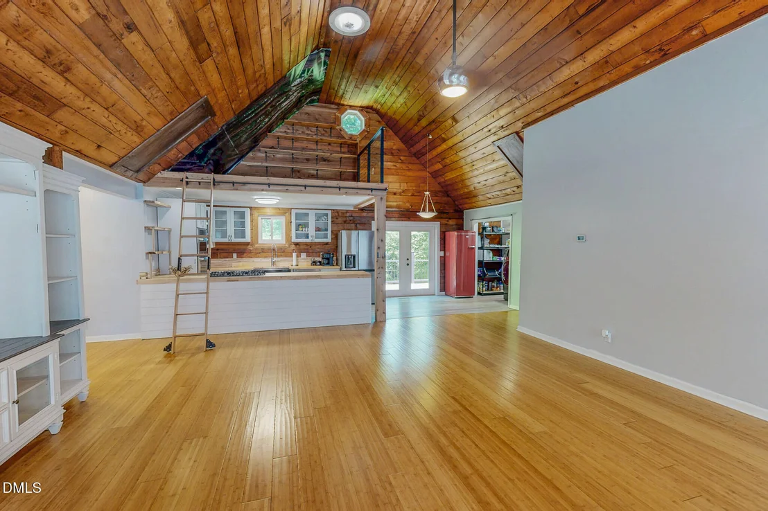 Photo of 600 Cedar Laurel Lane