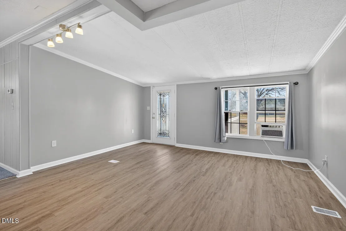 Photo of 1622 Lancaster Road