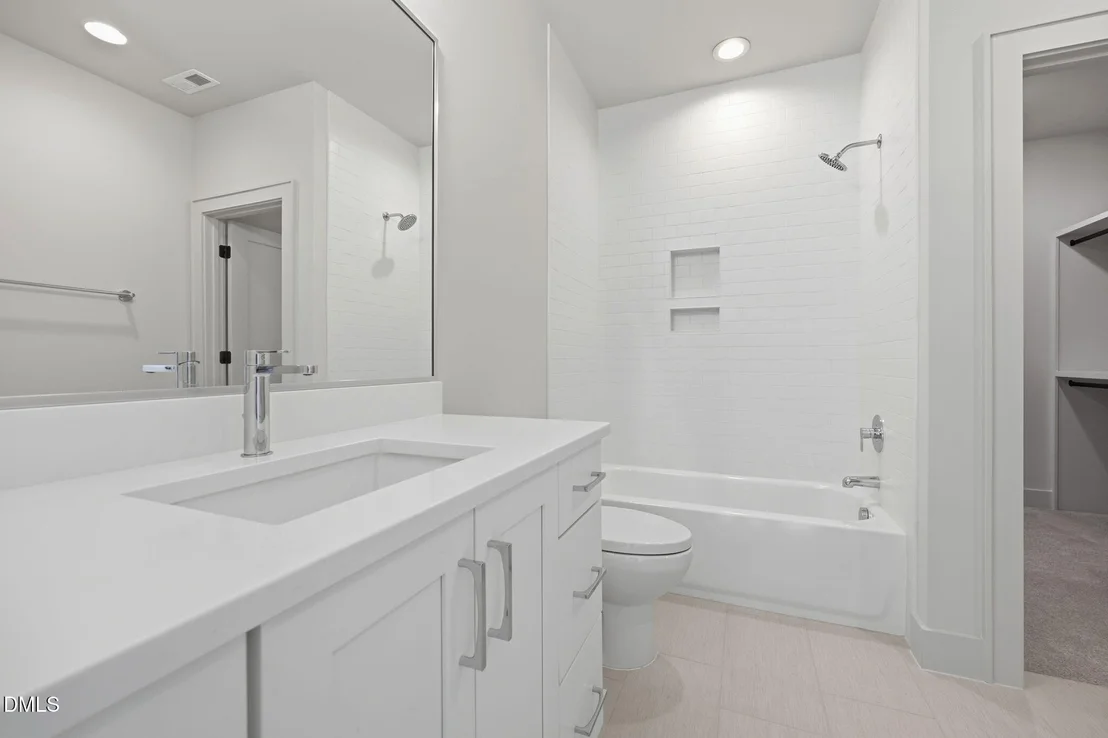 Photo of 35 Chestnut Oak Drive
