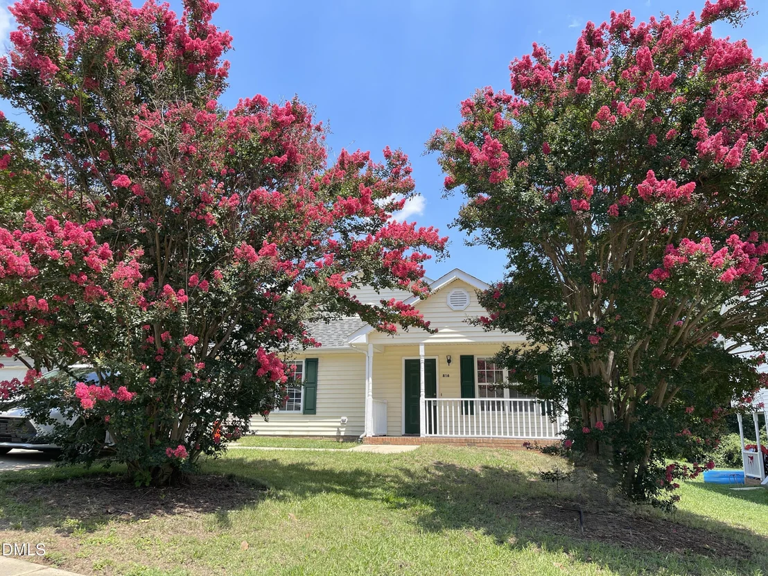 Photo of 816 Elkhart Drive