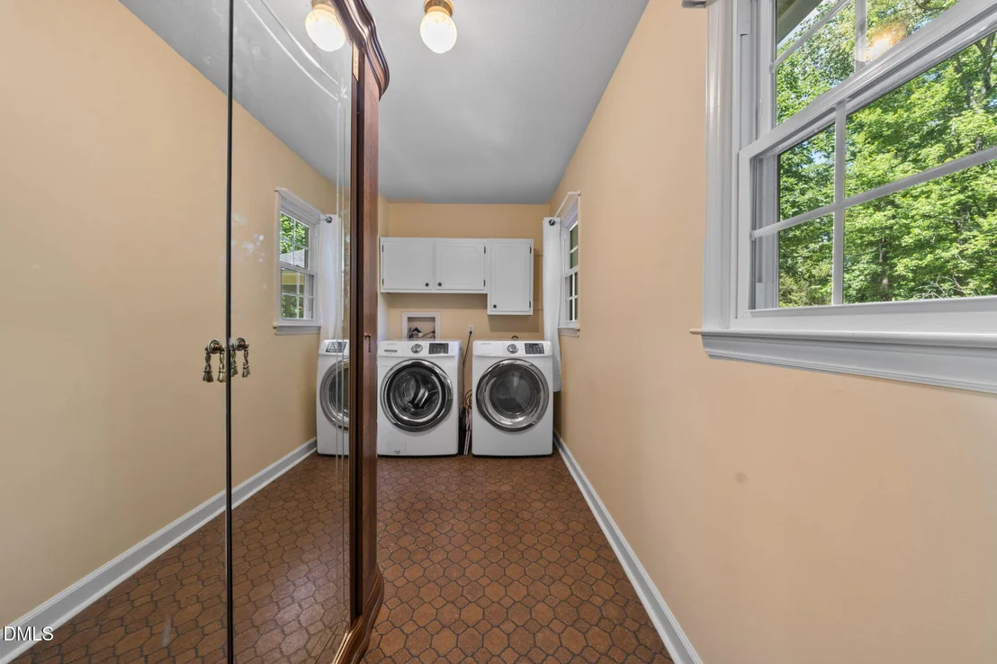 Photo of 721 Tinkerbell Road