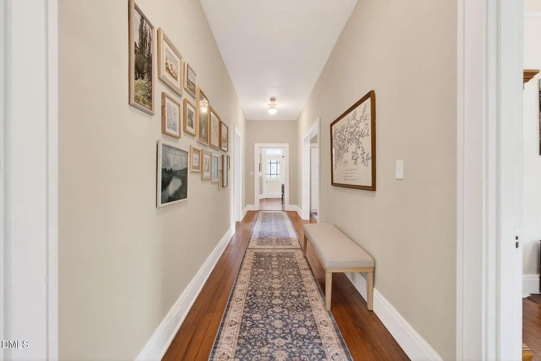 Photo of 907 Broad Street W