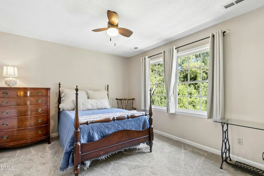 Photo of 1309 Swallow Drive