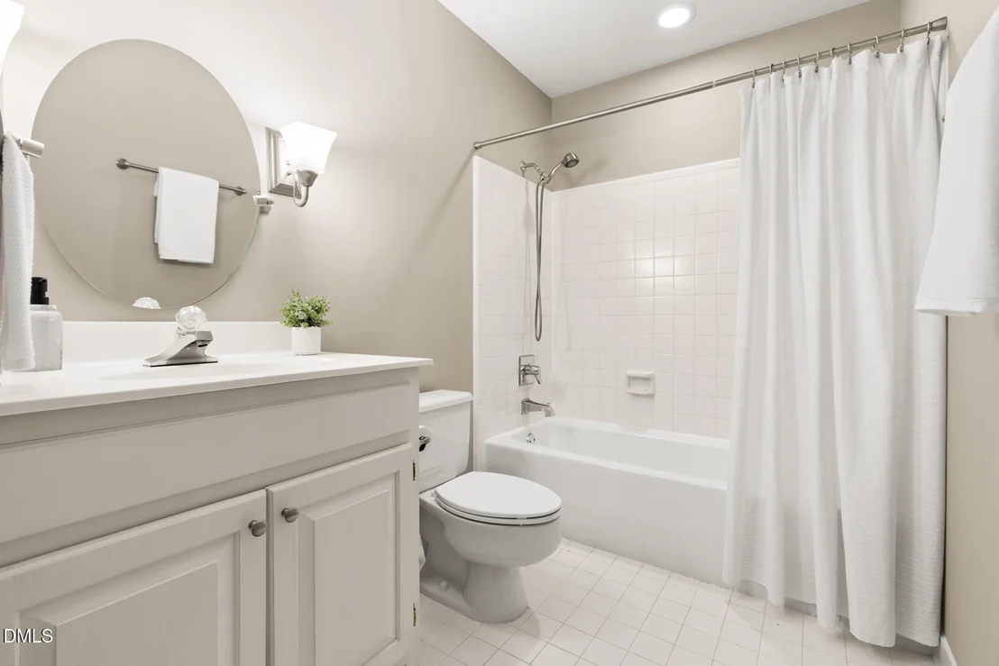 Photo of 2204 Meade Lane