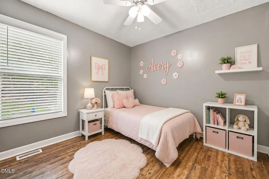 Photo of 215 Brookfield Circle