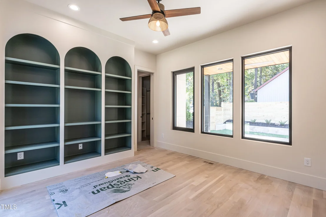 Photo of 425 Warren Avenue