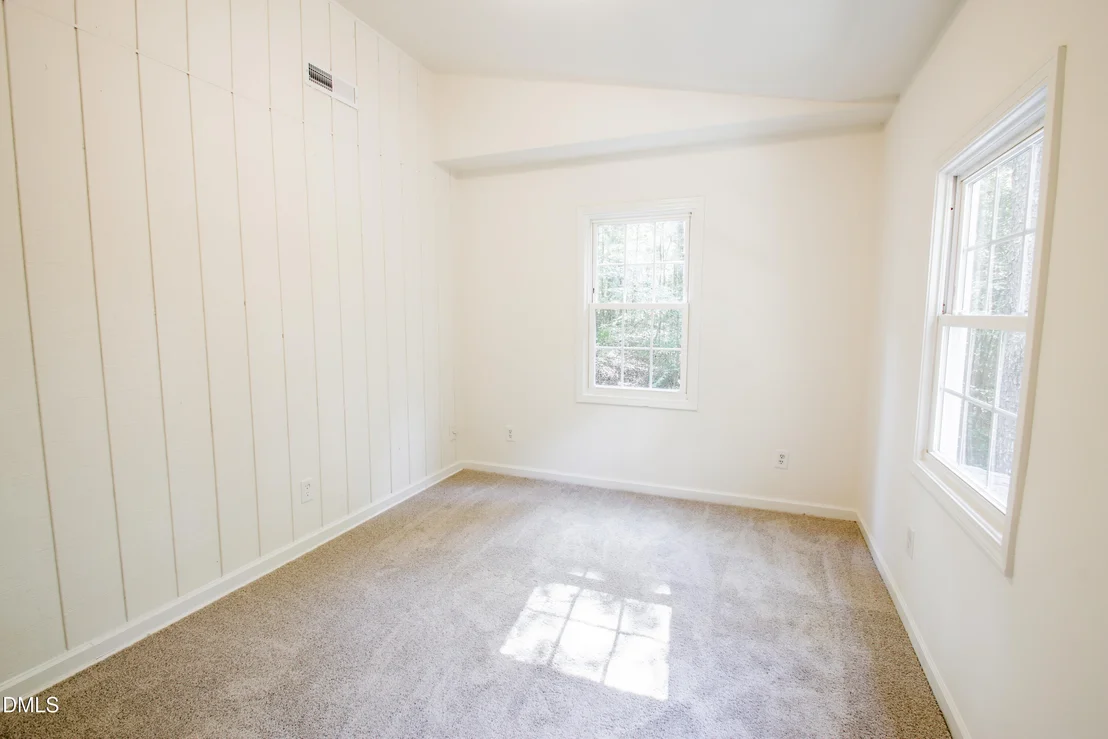 Photo of 2423 Old Oxford Road