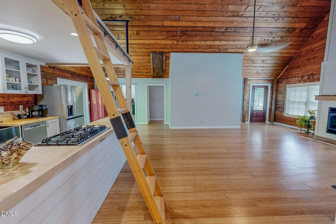 Photo of 600 Cedar Laurel Lane