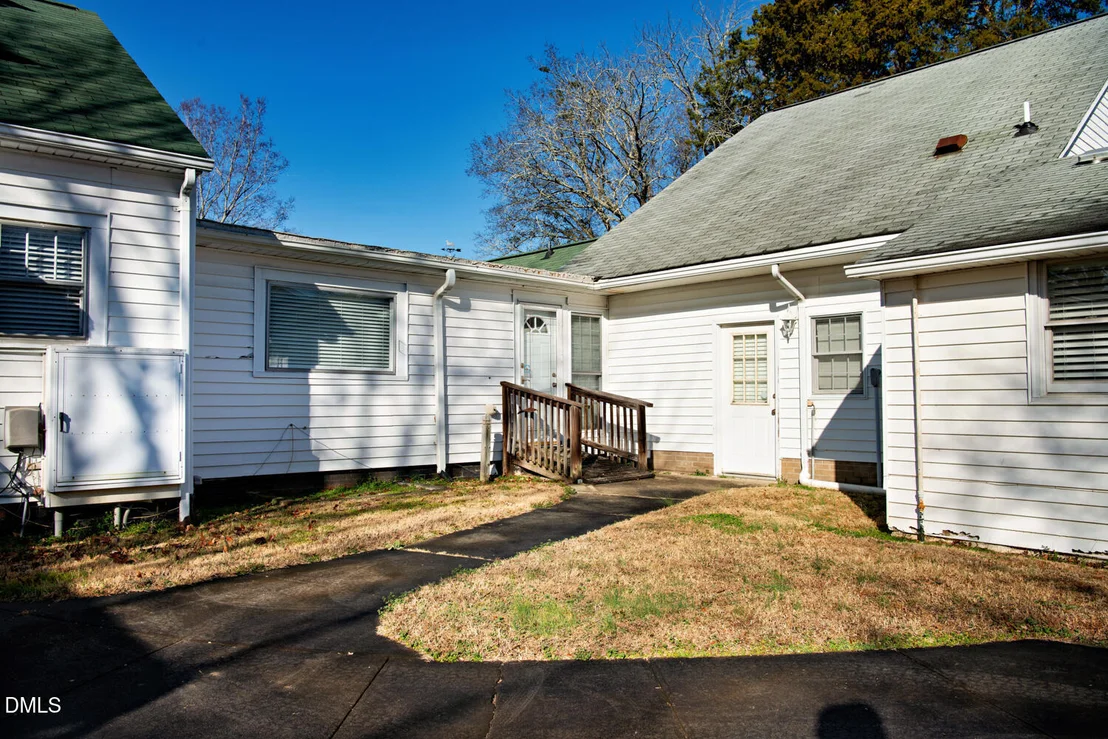 Photo of 1146 Rogers Road