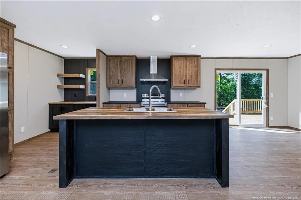 Photo of 948 Pine Oak