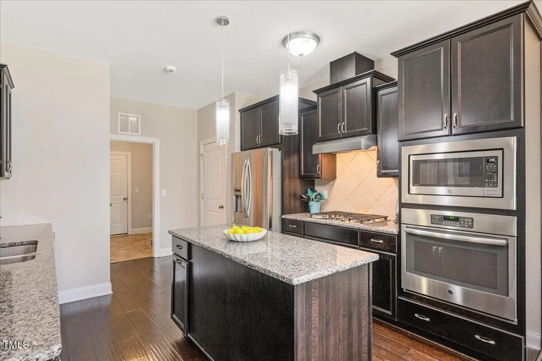 Photo of 610 Silk Tree