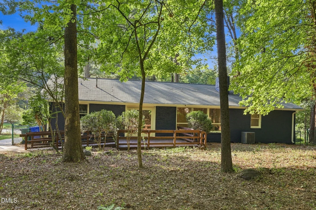 Photo of 404 Longleaf Drive