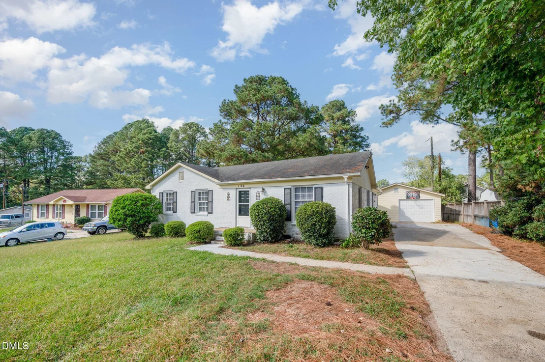Photo of 104 Deblyn Court