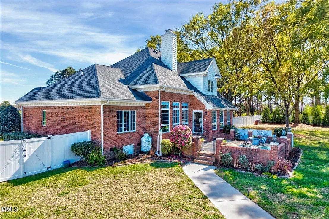 Photo of 31 Chasewood Drive