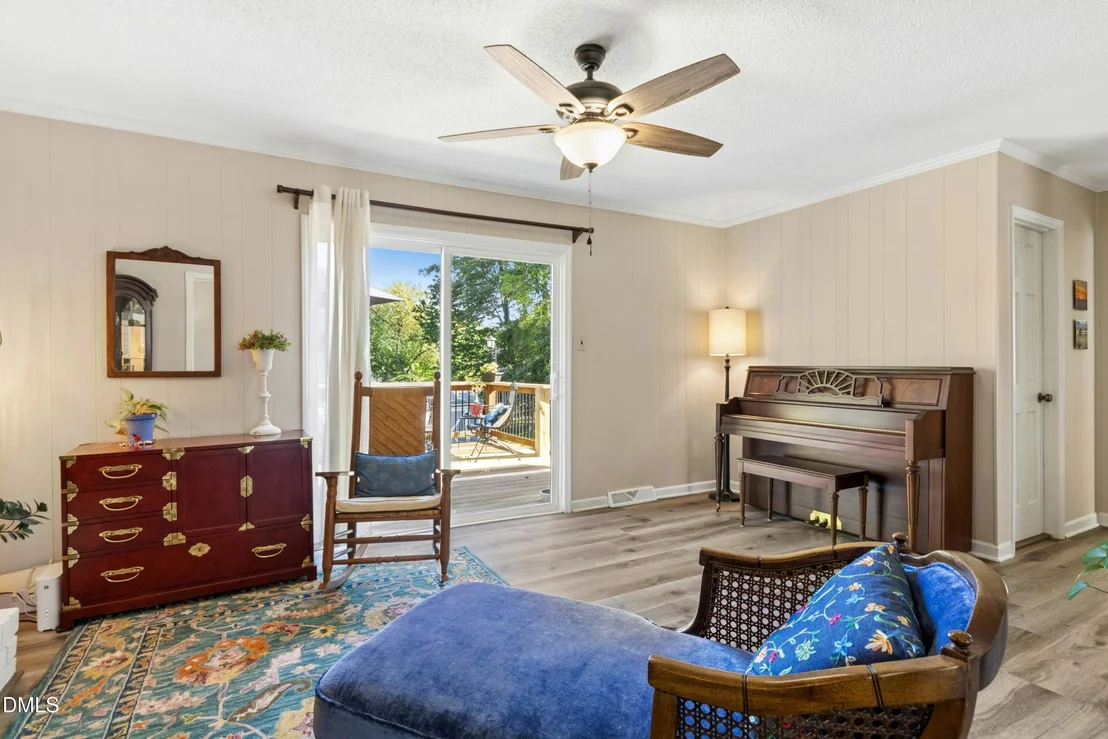 Photo of 1309 Swallow Drive