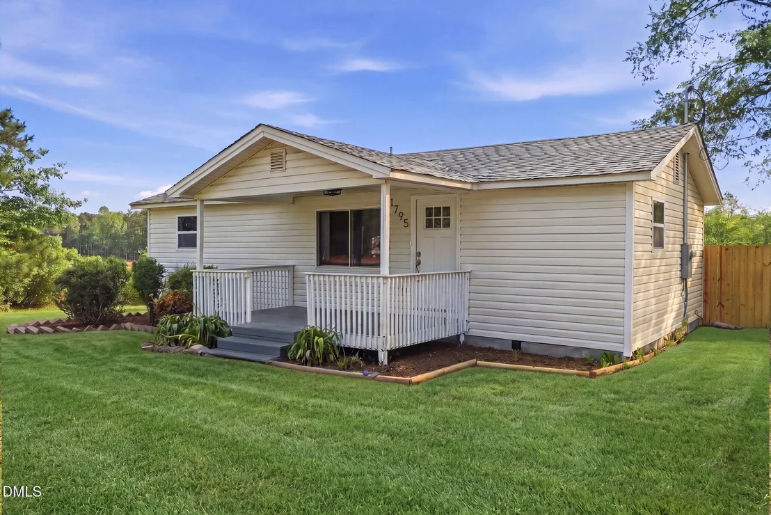 Photo of 1795 Hicks Road