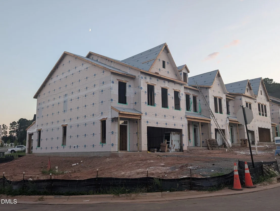 Photo of Unit 9 at 601 Lanceleaf Lane