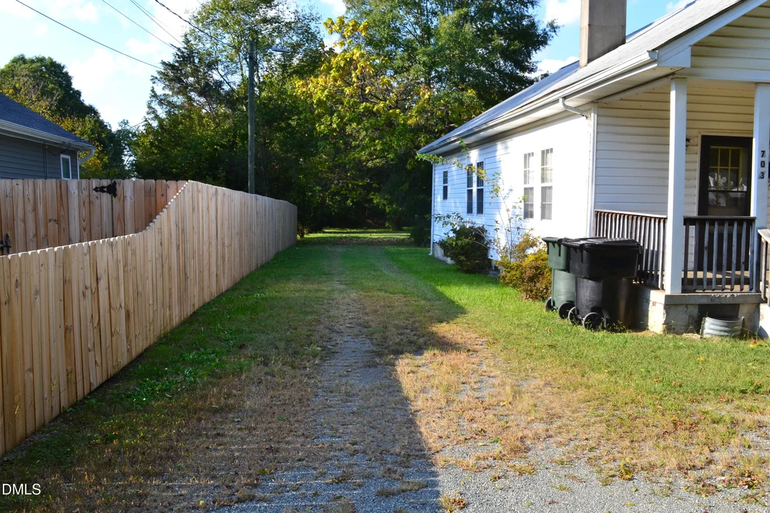 Photo of 703 Everett Street
