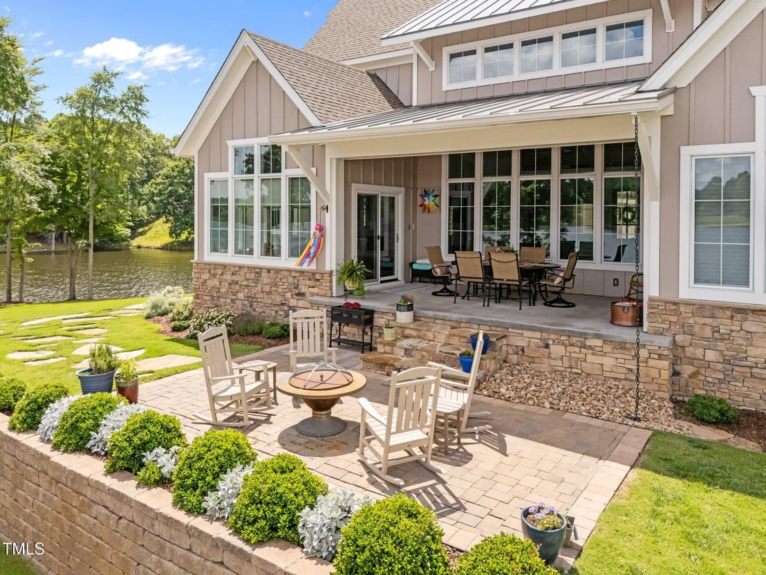 Photo of 976 Estate Road