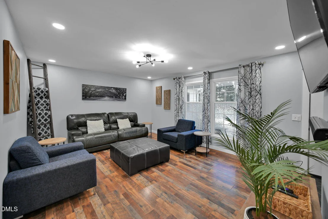 Photo of 5920 Whittier Drive