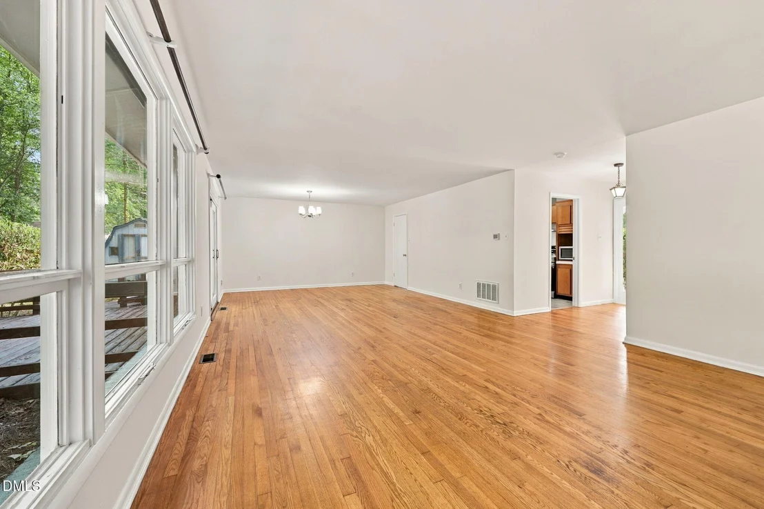 Photo of 404 Longleaf Drive