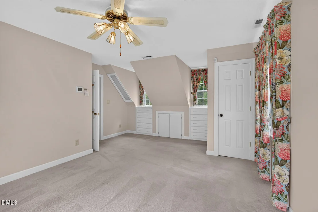 Photo of 6125 Iris Drive