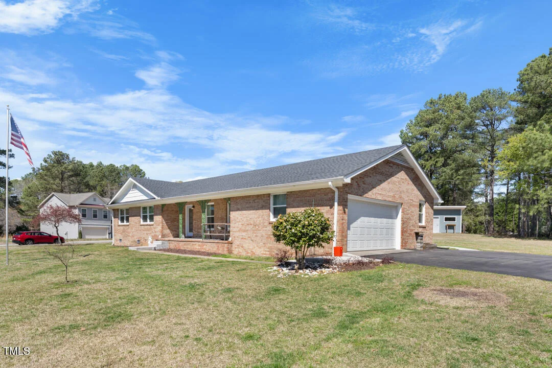 Photo of 916 Clayton Road