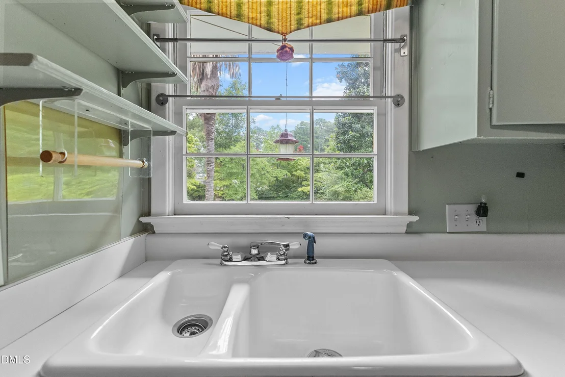 Photo of 1101 S Walnut Drive