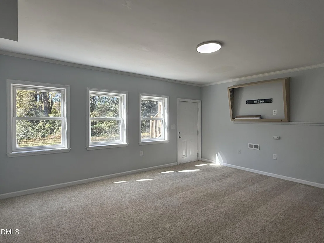 Photo of 805 River Road